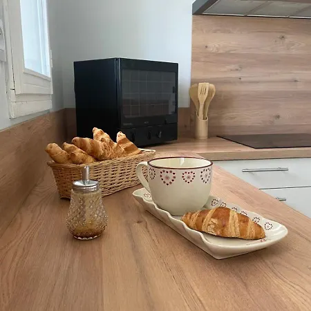 Little House Chez La Maman